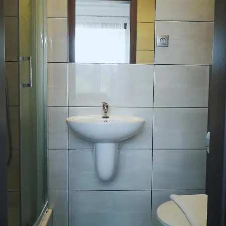 Проживание в семье Szarotka